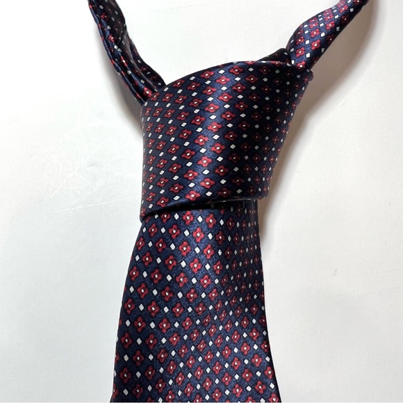 SULKA 100% Silk Red White Blue Pattern Tie - Picture 7 of 9